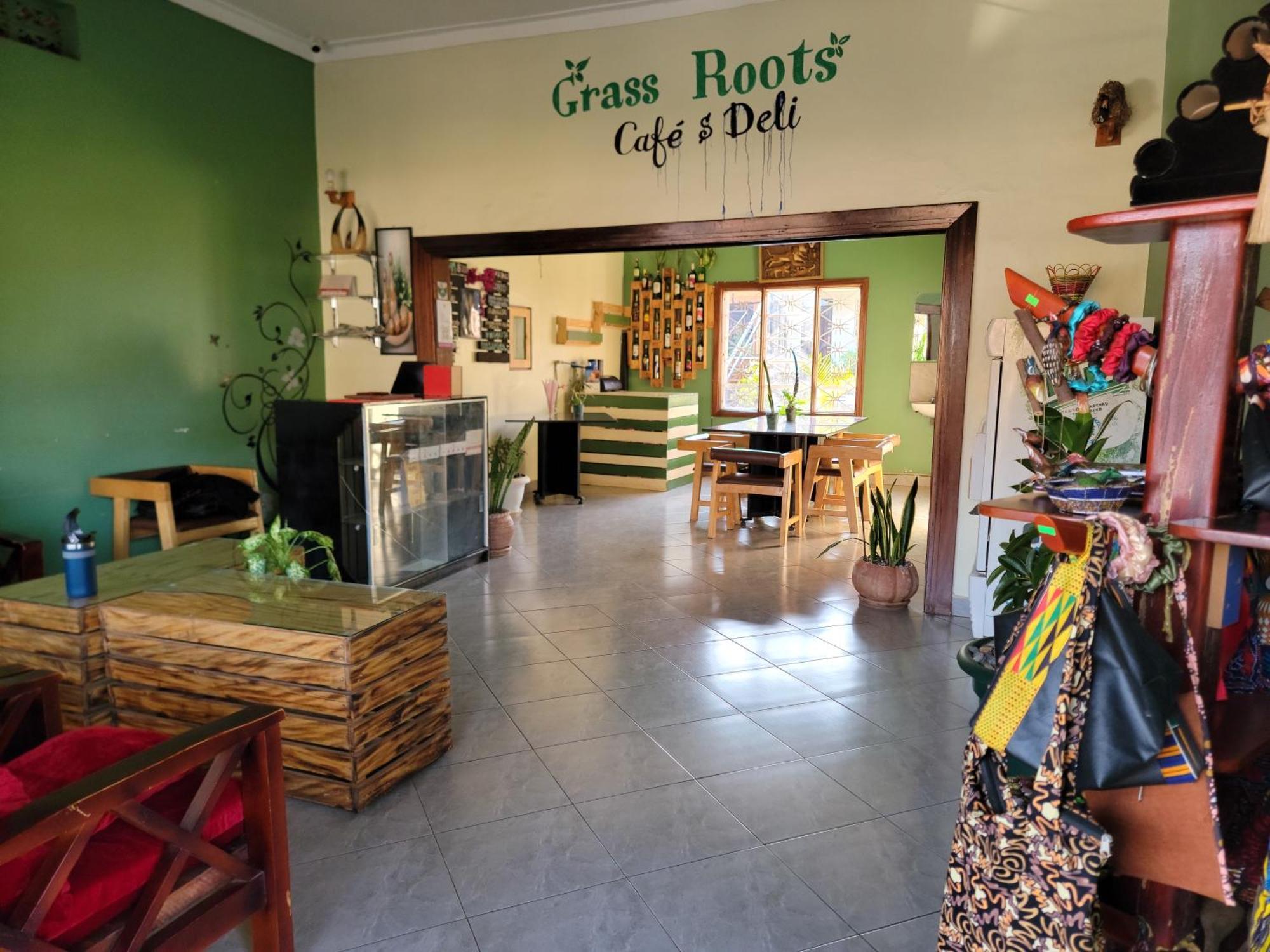 Grassroots Cafe & Deli Bed & Breakfast Masaka Eksteriør bilde