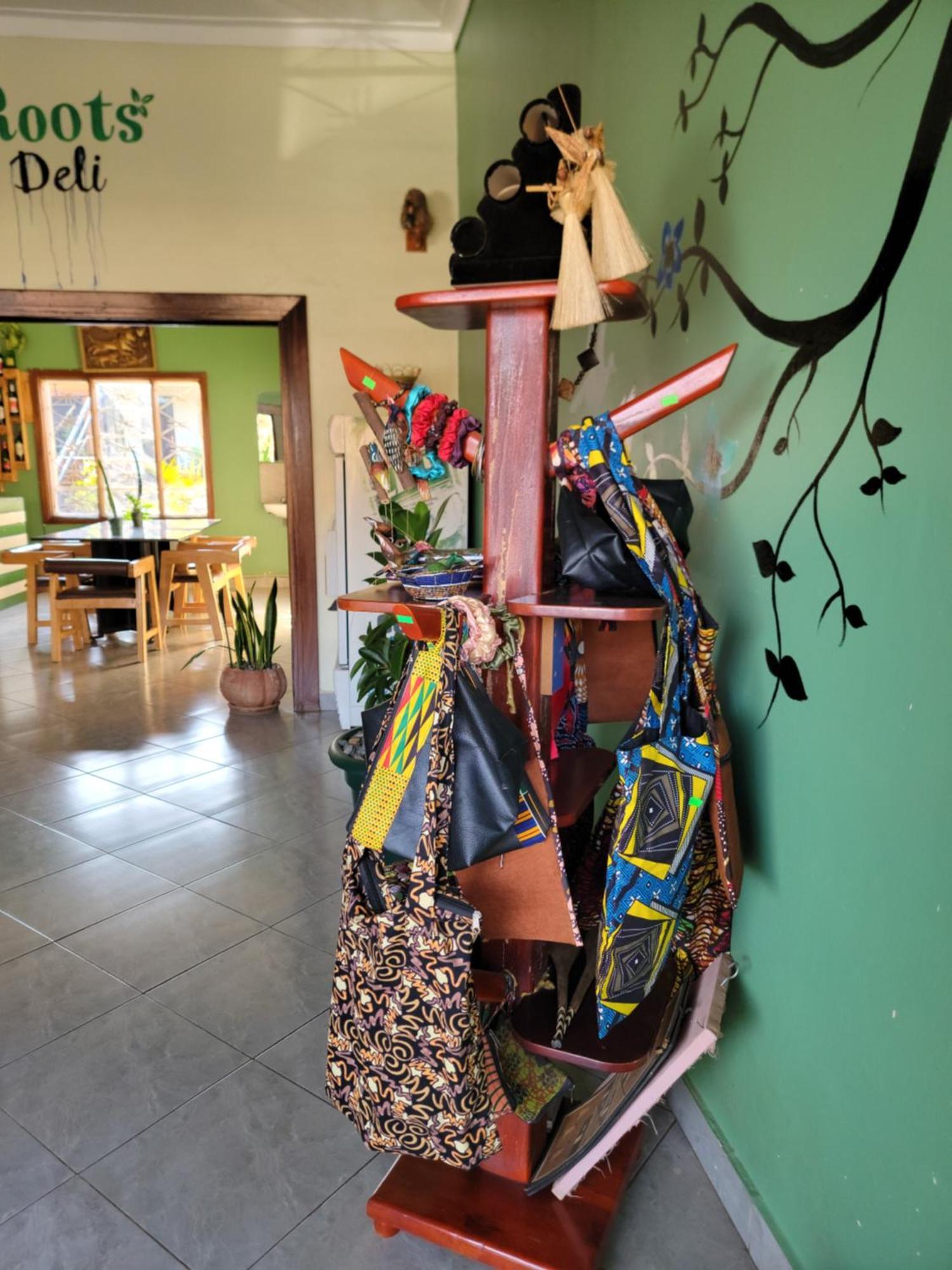 Grassroots Cafe & Deli Bed & Breakfast Masaka Eksteriør bilde